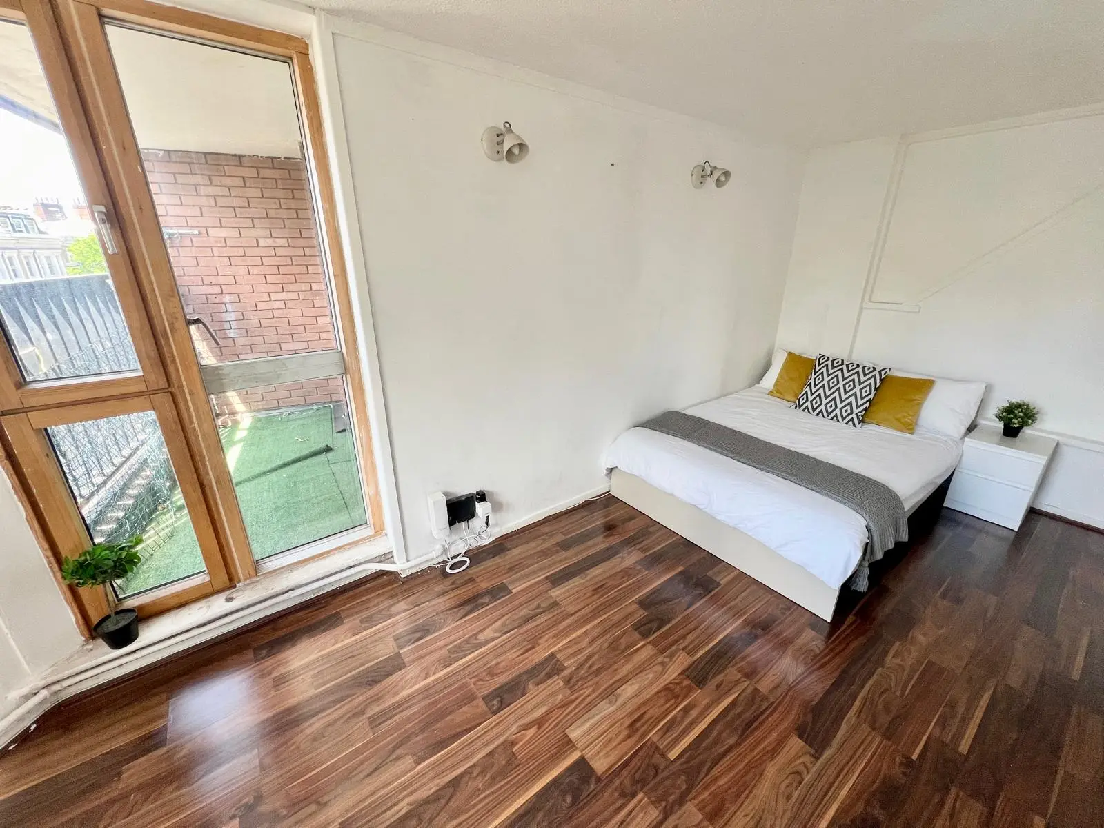 Double room near Imperial Wharf / Fulham Broadway